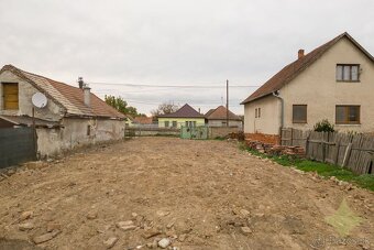 Exkluzívne na predaj stavebný pozemok v obci Kovarce, len 10 - 9