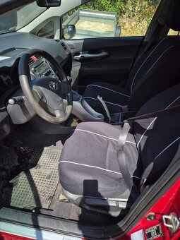 Toyota Auris 1.4 Benzín 71kw R.V.2008 - 9