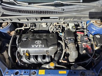 Toyota yaris verso - 9