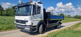 Mercedes Atego 1218 trojstranný sklápač s hydraulickou rukou - 9