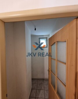 Na predaj rodinný dom v Cíferi – ideálna kombinácia pokoja, - 9