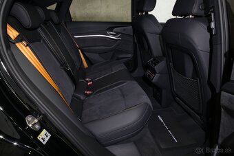 Audi e-tron 55 300kW S-line Black Edition B&O Matrix ACC - 9