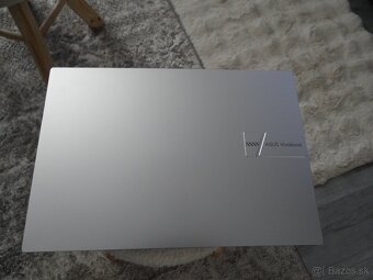 16" ASUS VIVO AMD 6x4.3GHz/ 16GB RAM/ 256GB SSD / AMD Grafi - 9