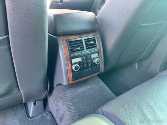 Volkswagen Touareg 3.0TDI V6 - 9