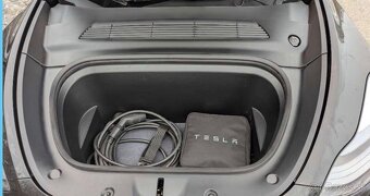 Tesla model Y Dual M - Long Range - 9