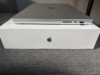 Apple MacBook Pro 16 Silver M1 Pro, 512GB, 97% Baterie - 9