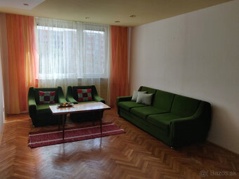 Prenájom 3-izbový byt, 76 m2, balkón, centrum Levice - 9