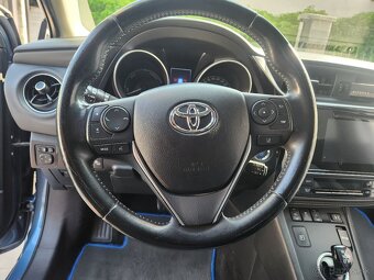 Predam Toyota Auris 1.8 hybrid - 9