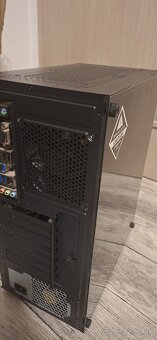 Herný / Kancelársky Počítač PC, Ryzen 2400G, 16gb ram - 9