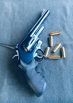 Revolver Smith&Wesson .44 Magnum - 9