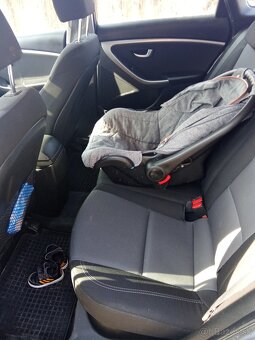 Predam,vymenim hyundai i30 combi - 9