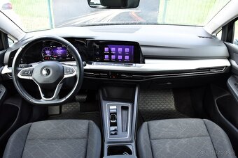 Volkswagen Golf Variant 1.5 TSI BENZÍN DSG 130k Life SR 2022 - 9