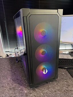 Herný počítač i5-9600K  GTX 1070 16GB SSD + HDD RGB - 9