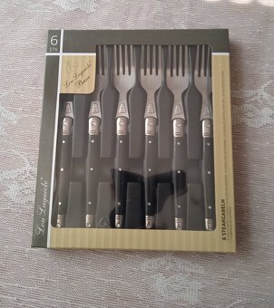 Nože na steak a vidličky - 9