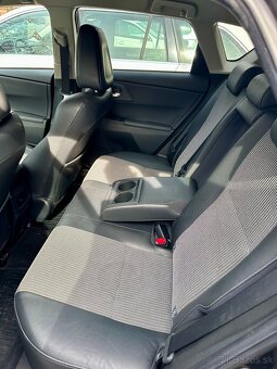 Toyota auris 1.6 valvematic, výbava executive - 9