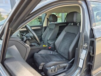 Volkswagen Passat Variant 2.0 TDI Highline DSG LED - 9