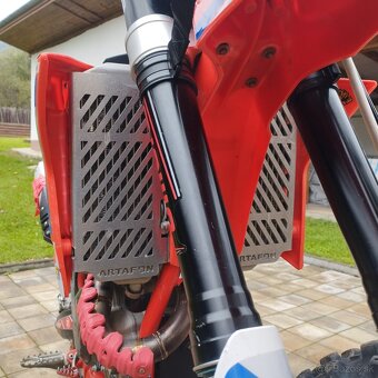 Beta RR 390 - 9