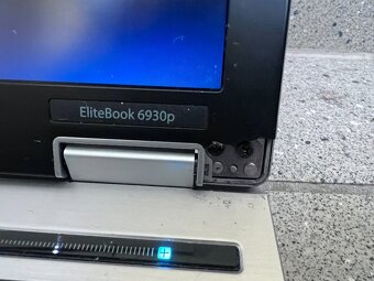 HP Elitebook / Intel P8600 / 4GB RAM / 500GB HDD / 14" - 9