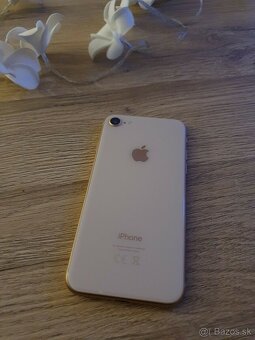 iPhone 8 GOLD - 256GB - 9