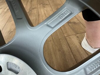 Disky Borbet Y R17 - 9