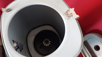 Predám vysavač ETA 402 funkčný. - 9