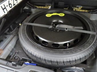 Volvo XC40 benzín + elektro - 9