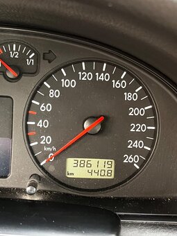 VOLKSWAGEN PASSAT B5 - 9