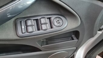 FORD KUGA 2,0 TDCI automat 4×4 TITANIUM - 9