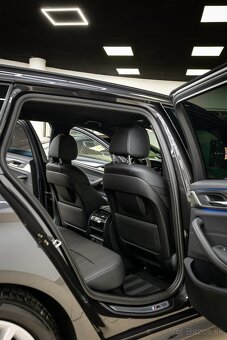 Predám BMW Rad 5 Touring 530d mHEV xDrive - 9