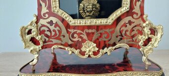Hodiny Boulle s originálnou podstavou. - 9