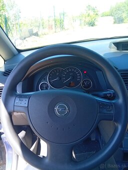 Opel meriva 1.6 - 9