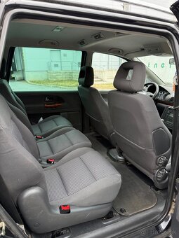 Predam Volkswagen Sharan Business 4x4 ,Ťažné,7miest,245tis - 9