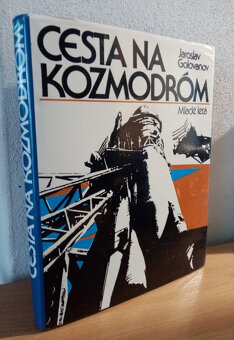 Predám nasledujúce knihy : - 9