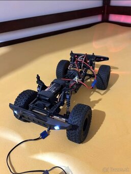 RC auto ECX Barrage 2.0 1:12 4WD - 9