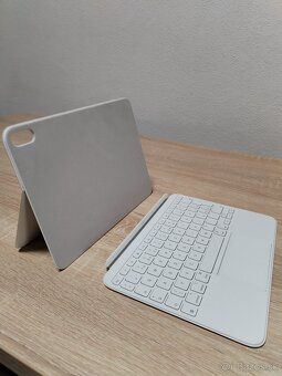 iPad 10.9" Wi-Fi 64GB Strieborný (10. gen.) + Apple Magic K - 9