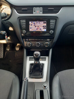 Škoda Octavia Combi 2.0 TDI - 9
