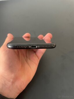 iPhone XR 64GB - 9