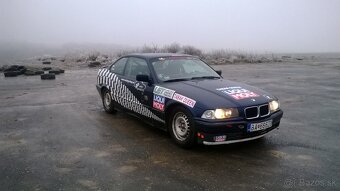 BMW 320 i rok 1993 - 9