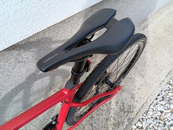 Ponúkam na predaj gravel Giant Revolt 1  28" - 9