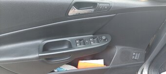 Volkswagen Passat b6 2.0tdi - 9