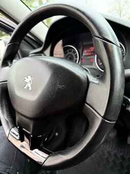 Peugeot 301 - 9