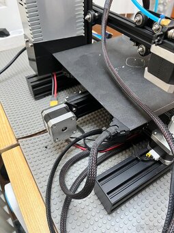 Predám 3D tlačiareň Creality Ender 3 - 9