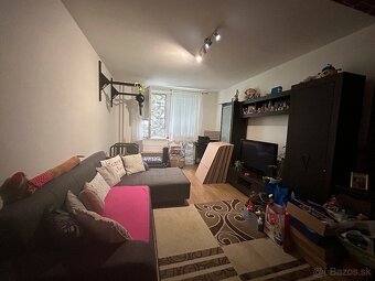 Ponúkam na predaj 3 izbový byt po kompletnej rekonštrukcií. - 9