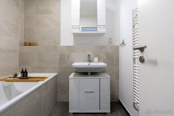 Nadštandardný 2-izbový byt Blumental Rezidencia Corwin - 9