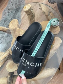 GIVENCHY dámske šlapky -39 - 9