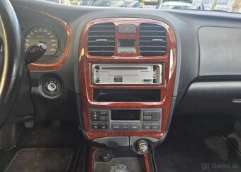 Hyundai Sonata 2.0-po kroupách,jinak TOP stav1 - 9