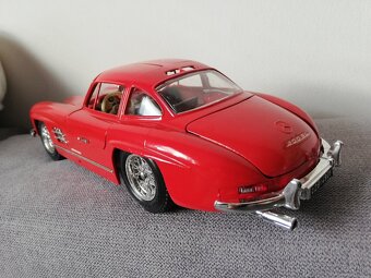 1:18 Mercedes Benz 300SL - 9