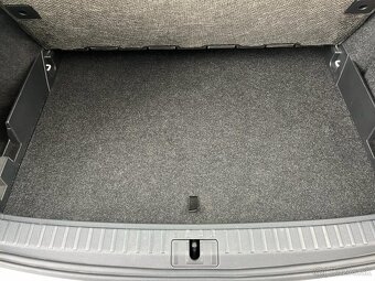 Octavia Combi 2.0 TDI First Edition - 9