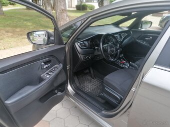 Kia carens - 9