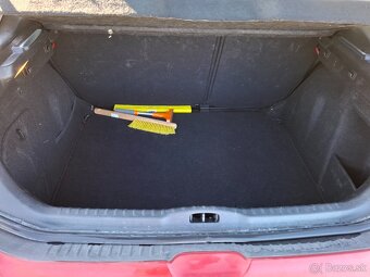 Peugeot 308 1.4 16v 72kw Klima Model 2012 - 9